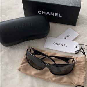 Classic Chanel oversized sunglasses!